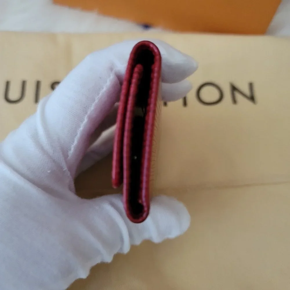 Authentic Louis Vuitton Epi Leather 4 Key Holder  - Red - Picture 10 of 12